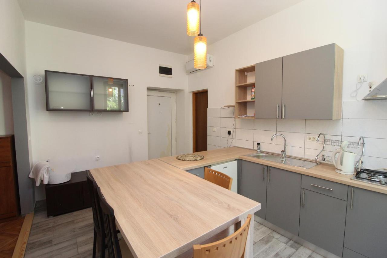 Se-Na Apartment Pula Exterior photo